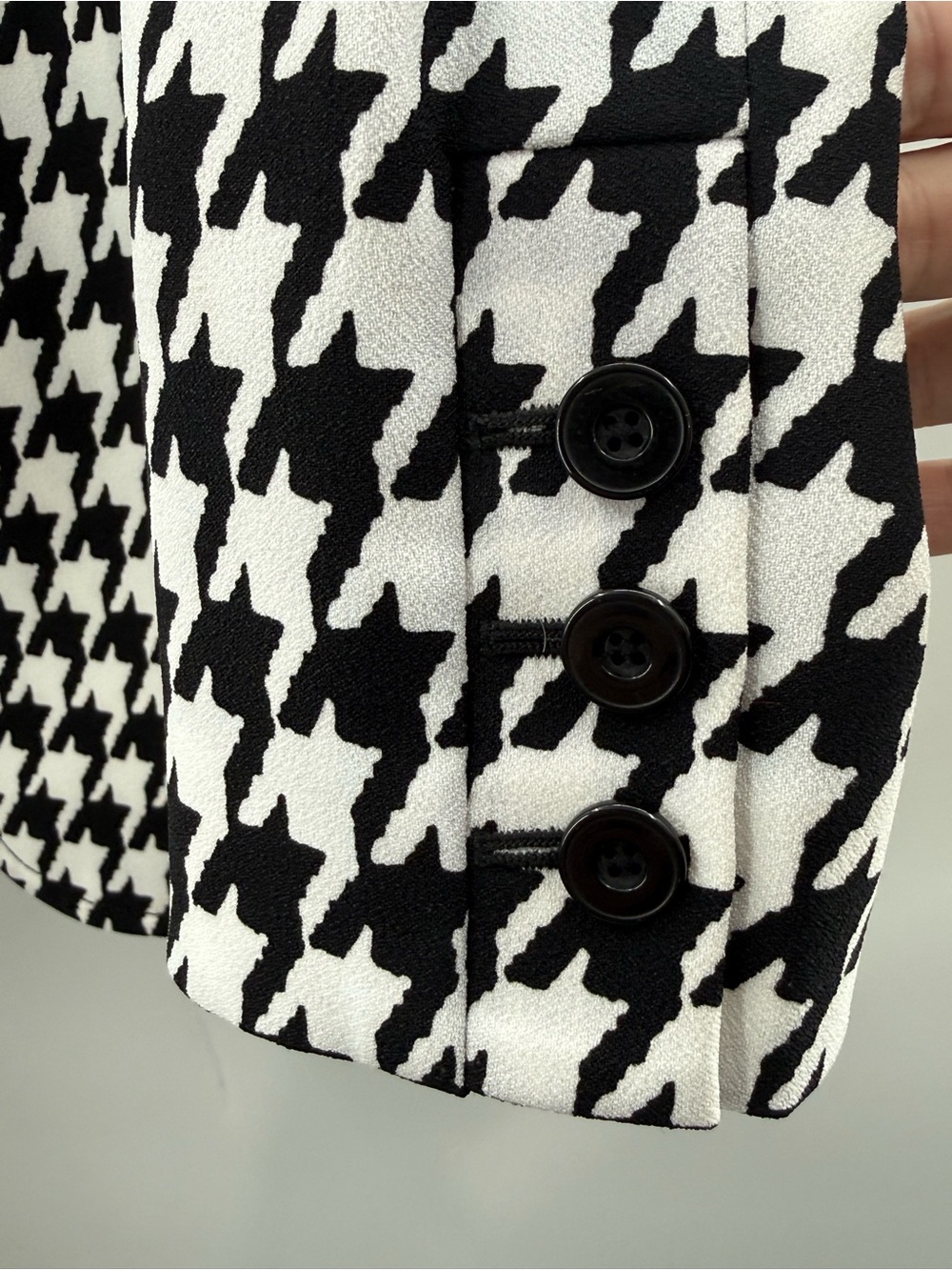 Alice + Olivia Breann Long Fitted Houndstooth Single Button Classic Blazer 10 - Picture 8 of 16